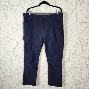 Eddie Bauer Navy Nylon Stretch Articulated Knees Straight Leg Pants
